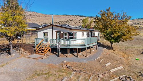 1017 Homedale Rd, Klamath Falls, OR, 97603-3903 | Card Image