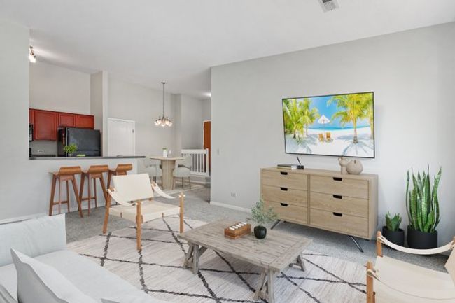 APT-203 - 1529 Raymond Dr, Condo with 2 bedrooms, 1 bathrooms and 1 parking in Naperville IL | Image 5