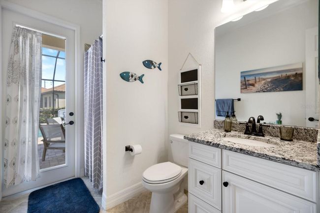 Bathroom 3/Pool Bath | Image 22
