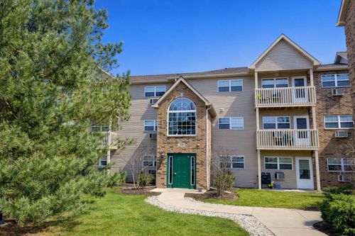 2b-300 Cunat Blvd, Richmond, IL, 60071-8952 | Card Image