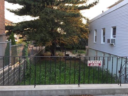 1008 Crescent St, Brooklyn, NY, 11208-5518 | Card Image