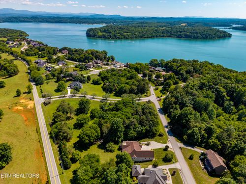 210 Indian Shadows Dr, Maryville, TN, 37801-3684 | Card Image