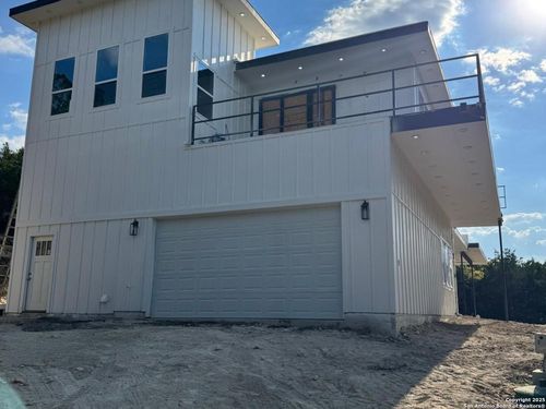 196 Watts Ln, Canyon Lake, TX, 78133-6400 | Card Image