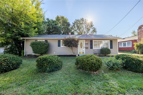 967 Windermere Dr, Willoughby, OH, 44094-7137 | Card Image