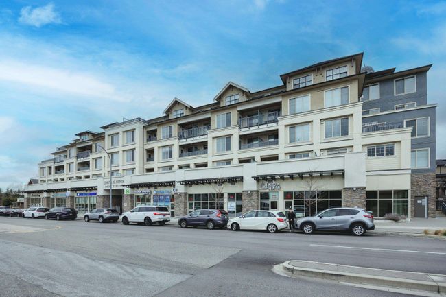 A505 - 20487 65 Avenue, Condo with 2 bedrooms, 2 bathrooms and 1 parking in Langley BC | Image 2