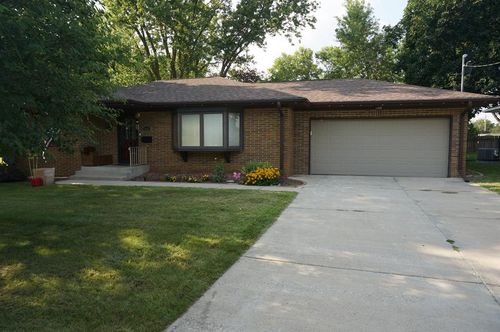 1002 14th Ave N, Fort Dodge, IA, 50501-7577 | Card Image