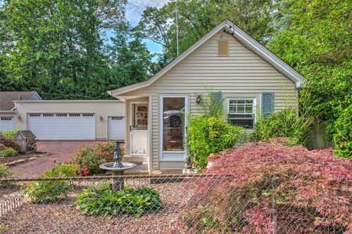 62 Port Washington Rd, Sound Beach, NY, 11789-3039 | Card Image