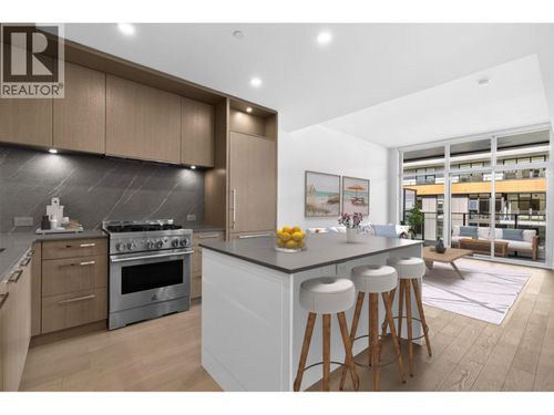 501s-3409 Lakeshore Rd, Kelowna, BC, V1W0G6 | Card Image