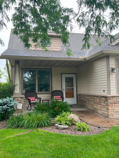 4185 Centerville Rd, Vadnais Heights, MN, 55127-3702 | Card Image