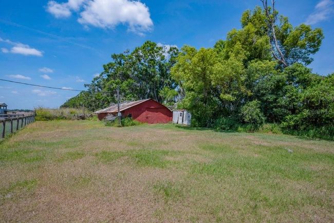 11015 S County Road 39, House other with 4 bedrooms, 2 bathrooms and null parking in Lithia FL | Image 37