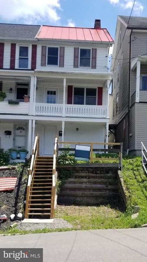 142 W Ruddle St, COALDALE, PA, 18218-1138 | Card Image