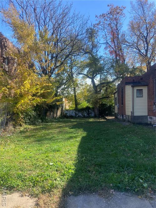 4030 Grove St, Saint Louis, MO, 63107-2425 | Card Image
