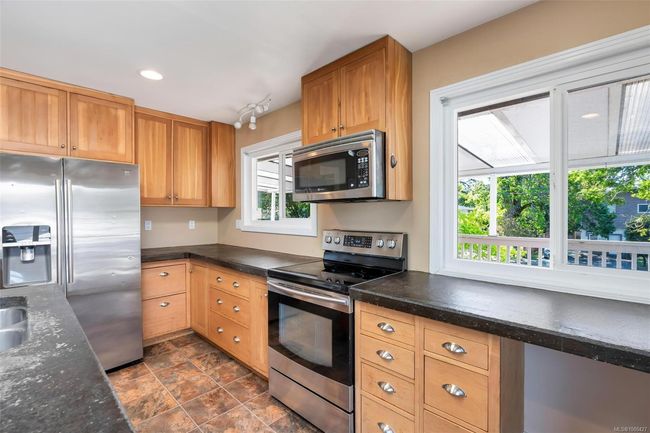 1736 Feltham Rd, House other with 6 bedrooms, 4 bathrooms and 4 parking in Saanich BC | Image 8