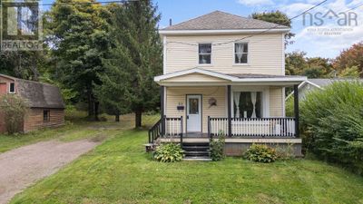 57 Beacon St, House other with 3 bedrooms, 2 bathrooms and null parking in Amherst NS | Image 1