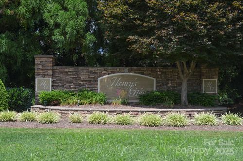 205 Henrys Glen Dr, Morganton, NC, 28655-5358 | Card Image