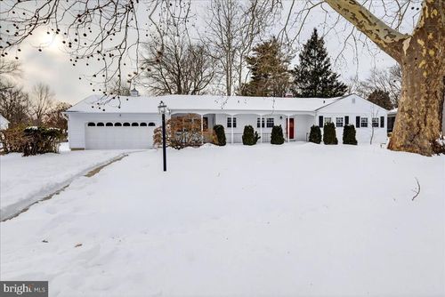 6 Royal Oak Rd, Lawrence, NJ, 08648-3235 | Card Image