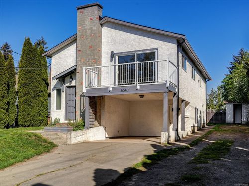 1040 Chesterfield Rd, Saanich, BC, V8Z2T8 | Card Image