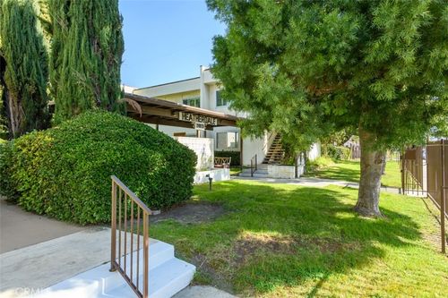 14-11813 Runnymede St, North Hollywood, CA, 91605-3235 | Card Image