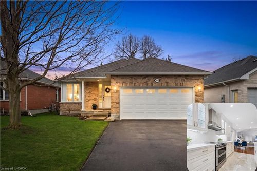 489 Brentcliffe Dr, Waterloo, ON, N2T2R8 | Card Image