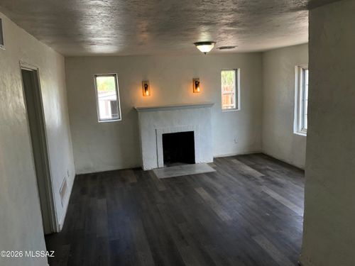 2500 E Seneca St, Tucson, AZ, 85716-3065 | Card Image