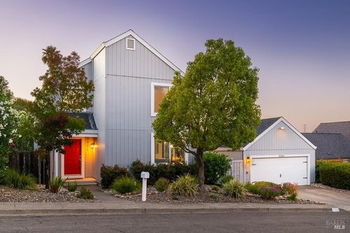 3001 Topaz Dr, Novato, CA, 94945-1548 | Card Image