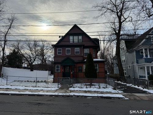 472 Edgewood St, Hartford, CT, 06112-1917 | Card Image