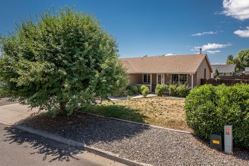 2226 Ne Cherry Loop, Prineville, OR, 97754-9328 | Card Image