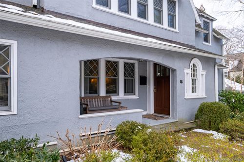 18 Vine St, Bronxville, NY, 10708-3105 | Card Image