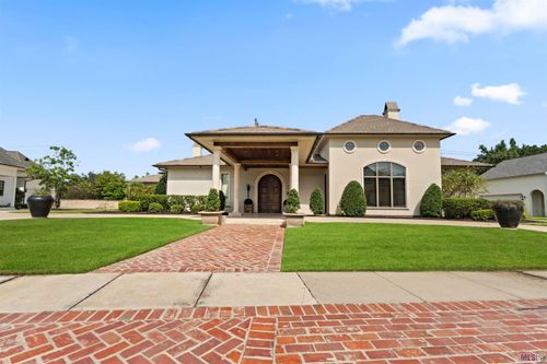 6925 Woodstock Dr, Baton Rouge, LA, 70809-1006 | Card Image
