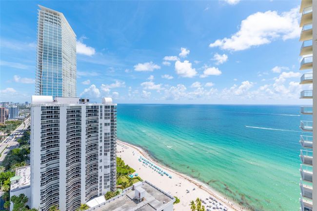 2906 - 16699 Collins Ave, Condo with 3 bedrooms, 2 bathrooms and null parking in Sunny Isles Beach FL | Image 2