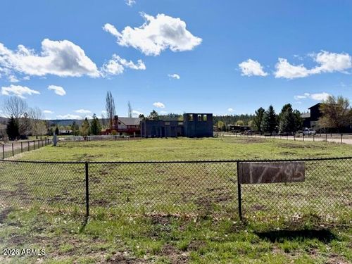 51-17795 S Hopi Rd, Munds Park, AZ, 86017-1216 | Card Image