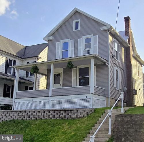 118 S Mann Ave, YEAGERTOWN, PA, 17099-9612 | Card Image