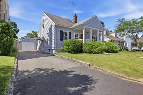 15 Kennedy Rd, Morris Plains, NJ, 07950-2311 | Card Image
