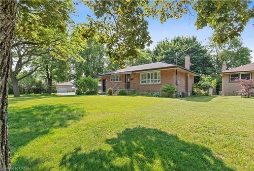 upper-23 Terrance Drive, Brantford, ON, N3R3G2 | Card Image