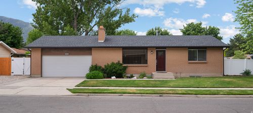 812 Stormy Creek Rd, Sandy, UT, 84094-5300 | Card Image