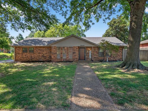 1000 Meadow Dr, Bartlesville, OK, 74006-5209 | Card Image