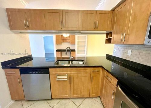 apt-301-6418 Emerald Dunes Dr, West Palm Beach, FL, 33411-2764 | Card Image