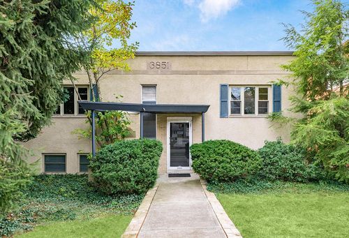 d-3851 N High St, Columbus, OH, 43214-3751 | Card Image