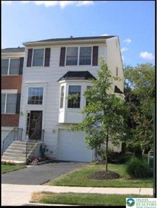 411 S Oak St, Freemansburg, PA, 18017-7071 | Card Image