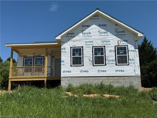 31 River Chase Dr, House other with 3 bedrooms, 2 bathrooms and null parking in Traphill NC | Image 4