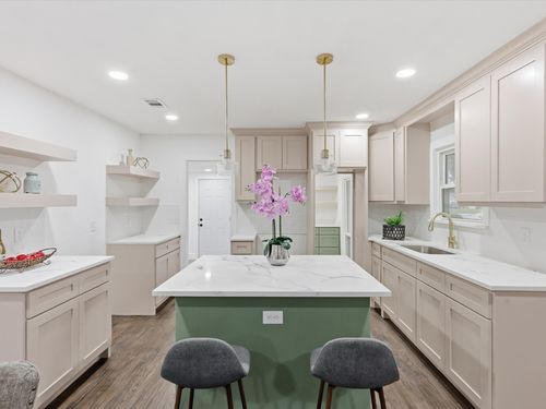 6624 Reeves St, Richland Hills, TX, 76118-7236 | Card Image