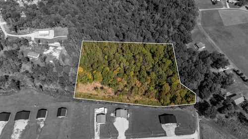 330 Emma Kay Lane, Clifton, TN, 38425 | Card Image