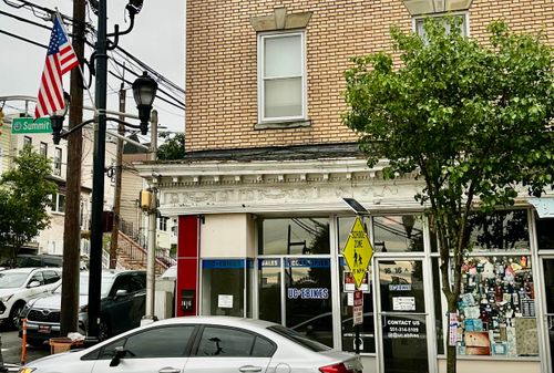 a-1614 1616 Summit Ave, Union City, NJ, 07087-5735 | Card Image