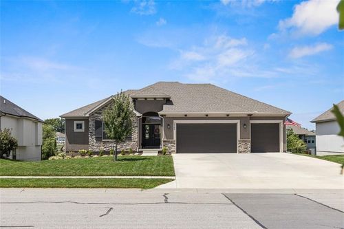 19700 Norton St, Spring Hill, KS, 66083-8448 | Card Image