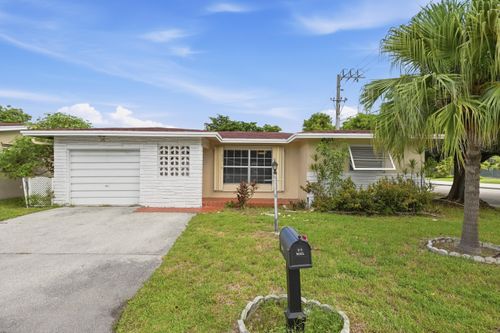 901 Nw 48th Pl, Deerfield Beach, FL, 33064-1014 | Card Image