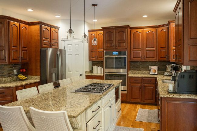 Kitchen island. | Image 20