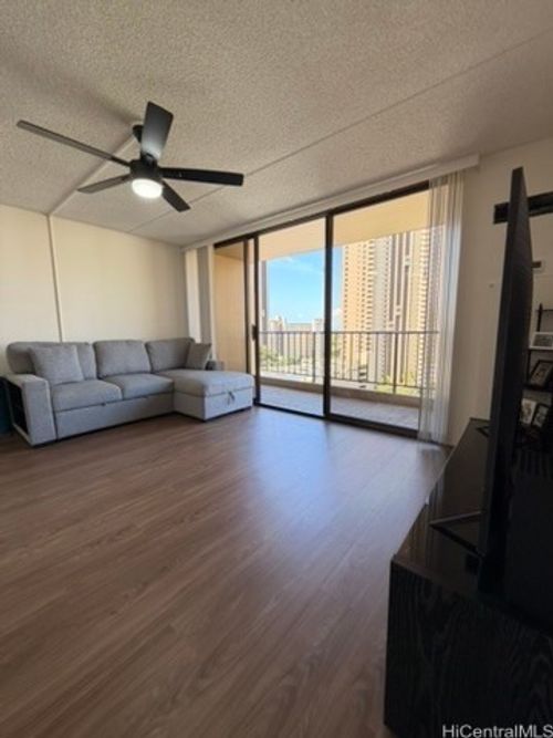 1506-411 Hobron Ln, Honolulu, HI, 96815-1212 | Card Image