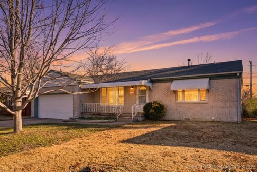 2447 S Irvington Avenue, Tulsa, OK, 74114 | Card Image