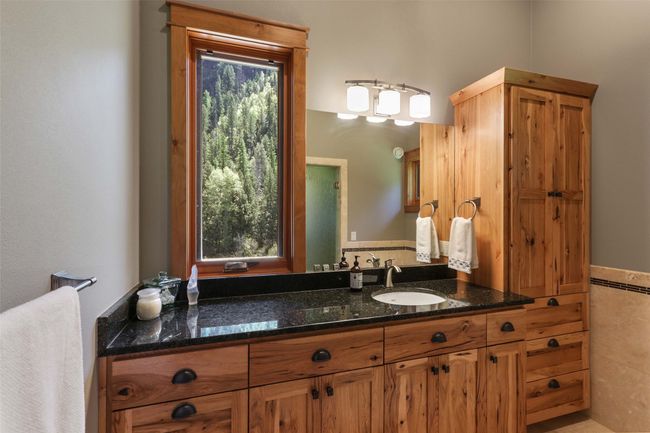 Split "his/her" bathroom in primary bedroom | Image 37