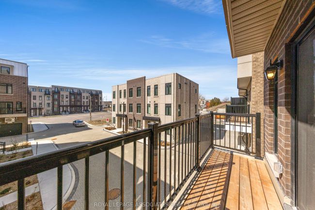 84 Tisdale Ave, House attached with 5 bedrooms, 4 bathrooms and 1 parking in Toronto ON | Image 11